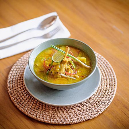 칼로카 에어포트 호텔 Sumbawa Besar 외부 사진