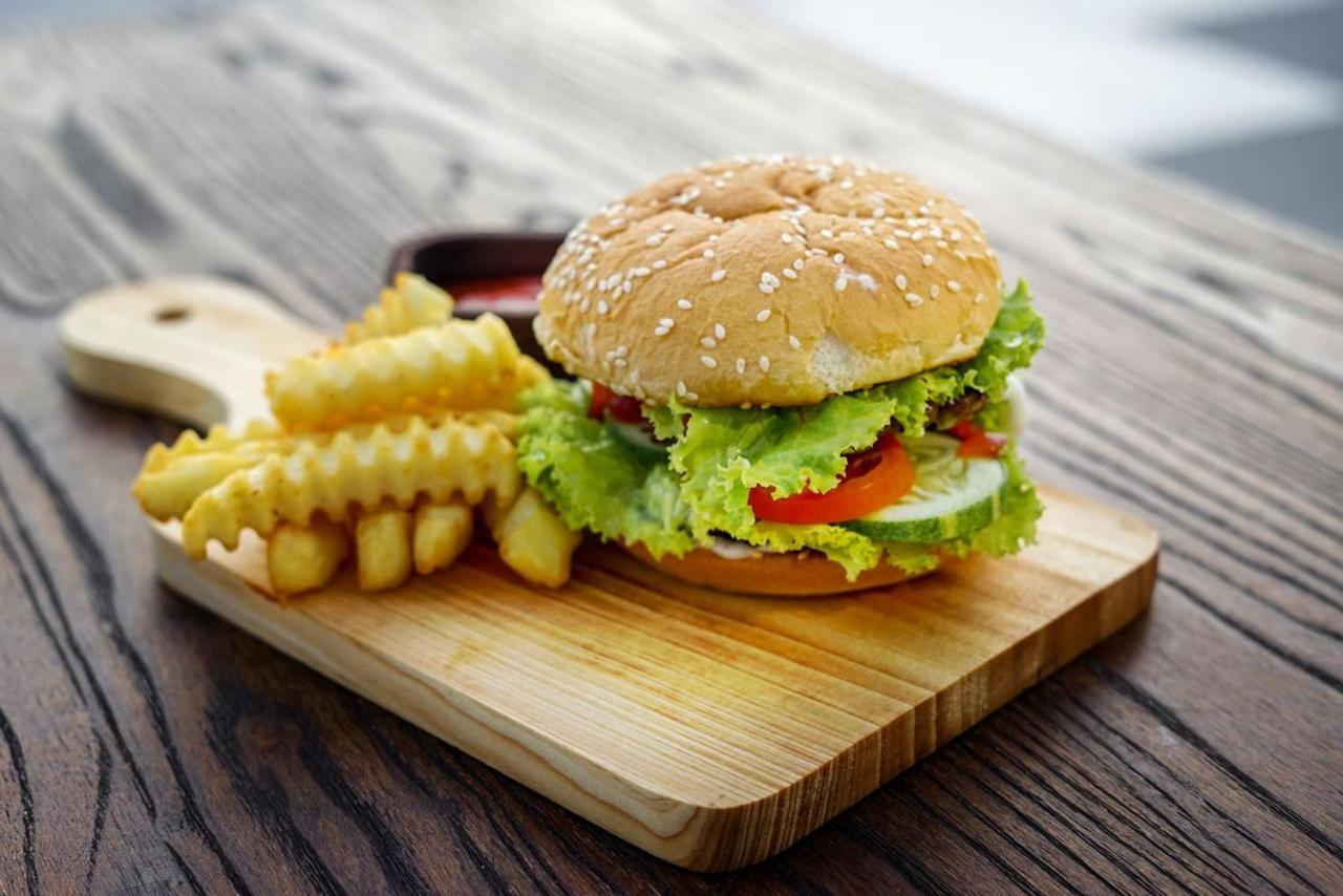 칼로카 에어포트 호텔 Sumbawa Besar 외부 사진