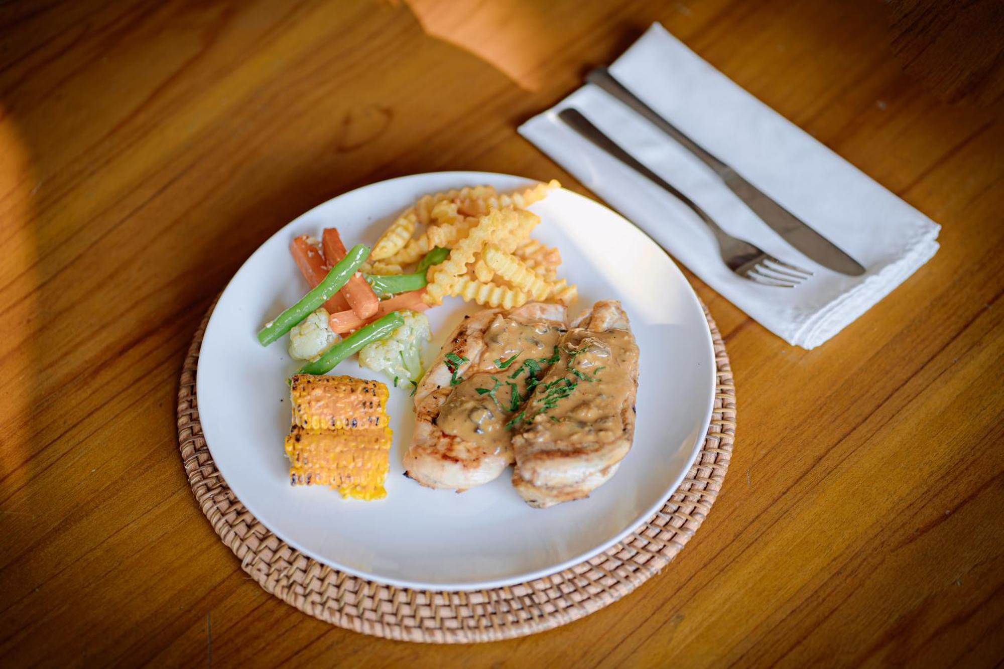 칼로카 에어포트 호텔 Sumbawa Besar 외부 사진
